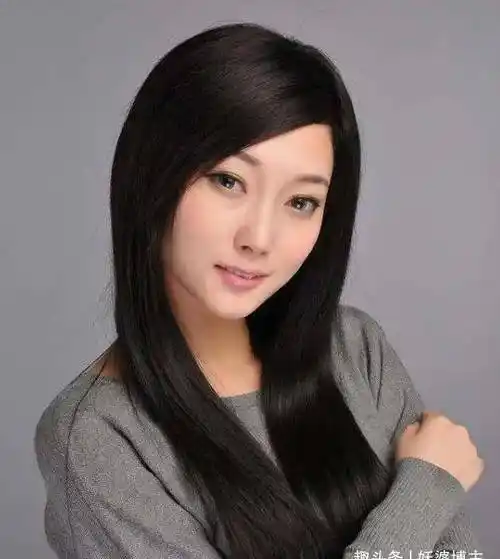 钱凯丽不承认是国人身份,又想回来发展捞金,如今的她怎么样了?