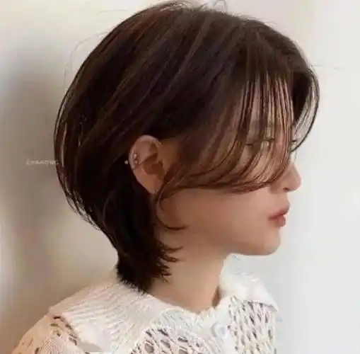 今年流行的酷帅风格的女生短发剪完整个人都大变样