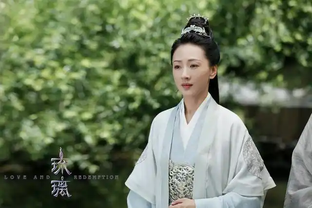 《琉璃》"楚影红"备受好评,闵春晓用"剧抛脸"再度征服观众