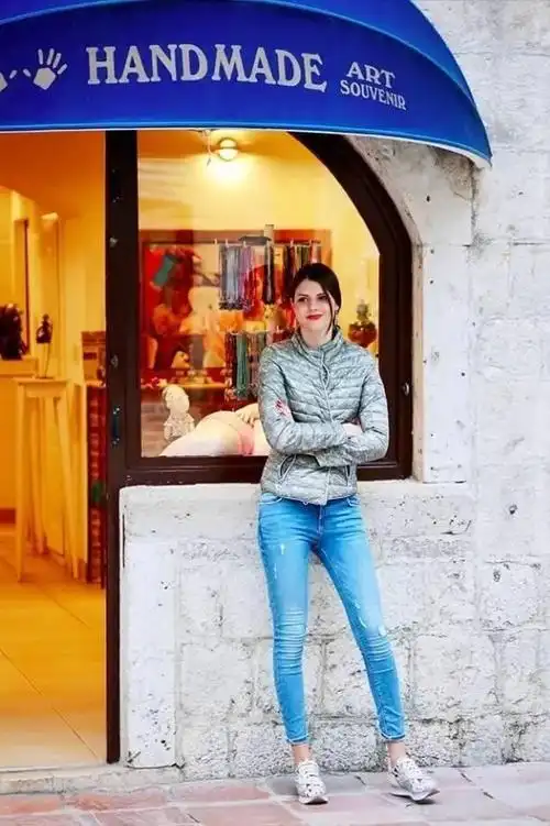 黑山共和国,欧洲最穷国家,有全球顶级美女和风景,1周只工作4天|巴尔干