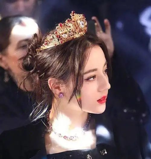 热巴头像好喜欢热巴真的太美了