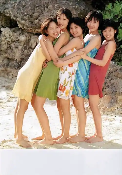 中国第一歌舞女团青春美少女队澄清:我们不是黑鸭子_演唱会_歌迷_组合