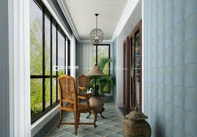 在家庭装修的设计中,双阳台要分出主次,切忌"一视同仁"与客厅主卧相邻