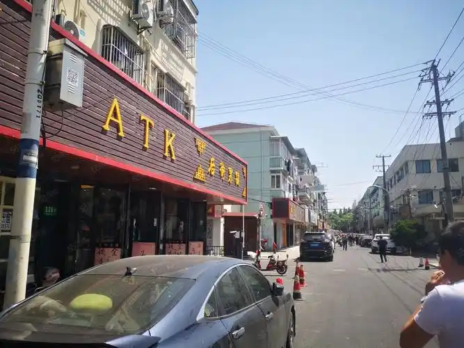 【17图】老闵行北桥地铁沿街超大展示面 全明间 二层旺铺 招租业态不