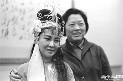 王昆与郭兰英:是"姐妹情深"还是"恩怨情仇"?