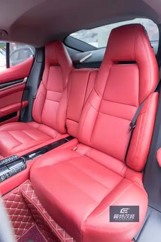 保时捷帕拉梅拉红色内饰