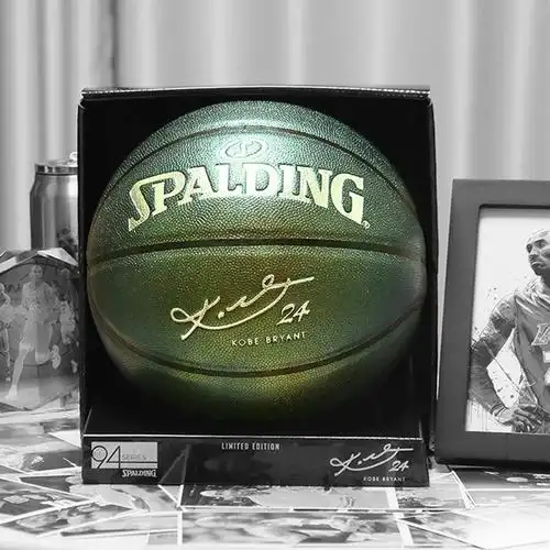 斯伯丁篮球科比限量版黑曼巴紫金纪念典藏76-638y礼盒装