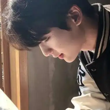 男生图片17岁普通帅气