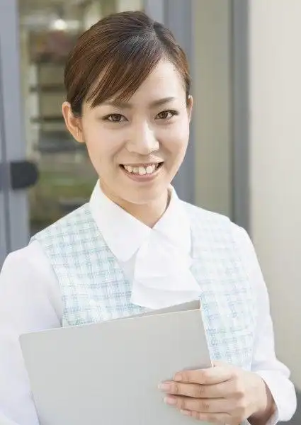 工作中的女性图片