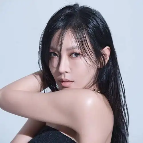 裸妆性感又霸气金素妍未公开杂志写真首次曝光