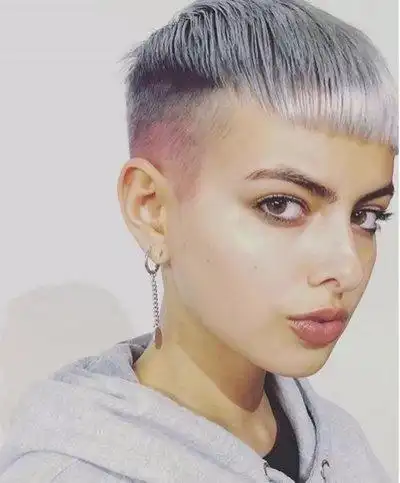 女生超短发是愈发的时尚帅气假小子超短发发型也很酷