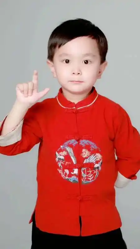 古诗词萌娃王恒屹从小被誉为小神童但始终谦虚礼貌了不得