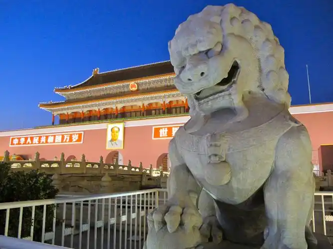 天安门前的石狮,华表和金水桥