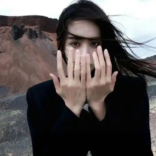 高冷气质女生头像    #女生头像