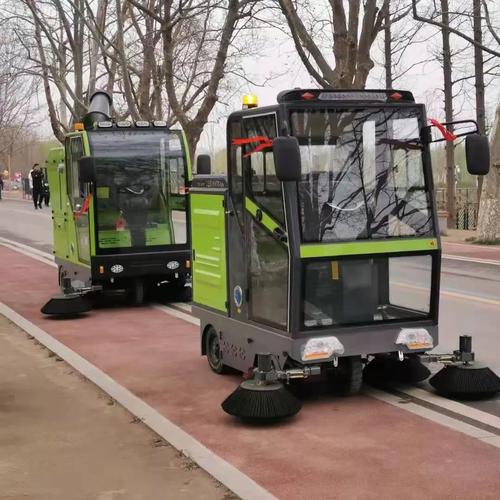 小型喷雾电动扫地车 工厂物业驾驶式吸尘清扫车 车间仓库扫地机