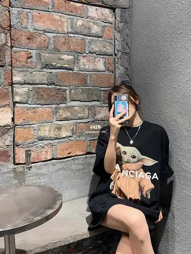 巴黎世家新款t恤i尤达宝宝太可爱啦