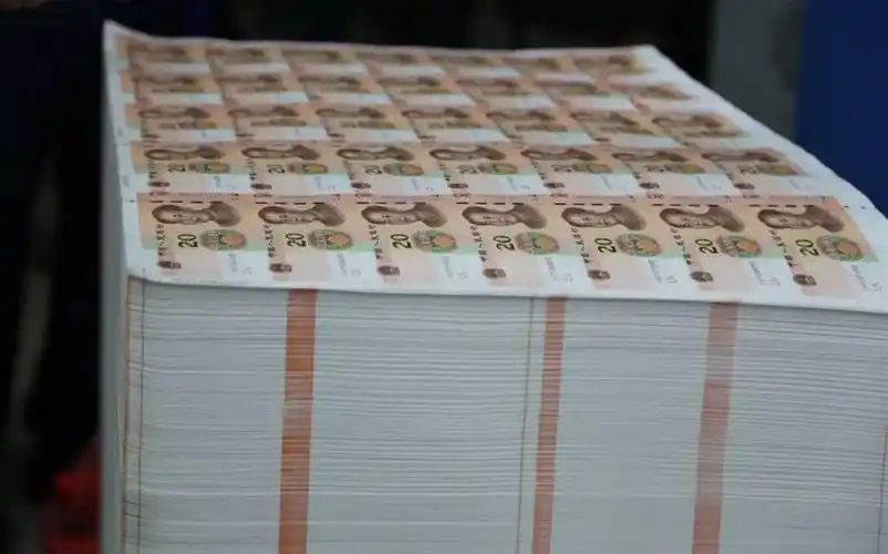 新版人民币来啦,原来是这样印出来的!