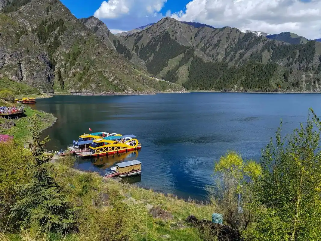 天山天池风景名胜区,位于新疆维吾尔自治区 - 抖音