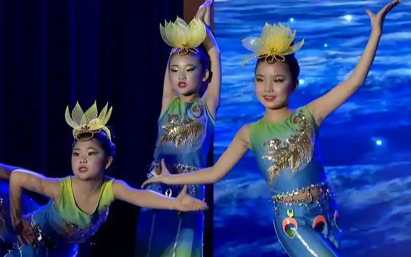 少儿舞蹈表演水之灵丨文脉颂中华2020青少年学习传承非物质文化遗产