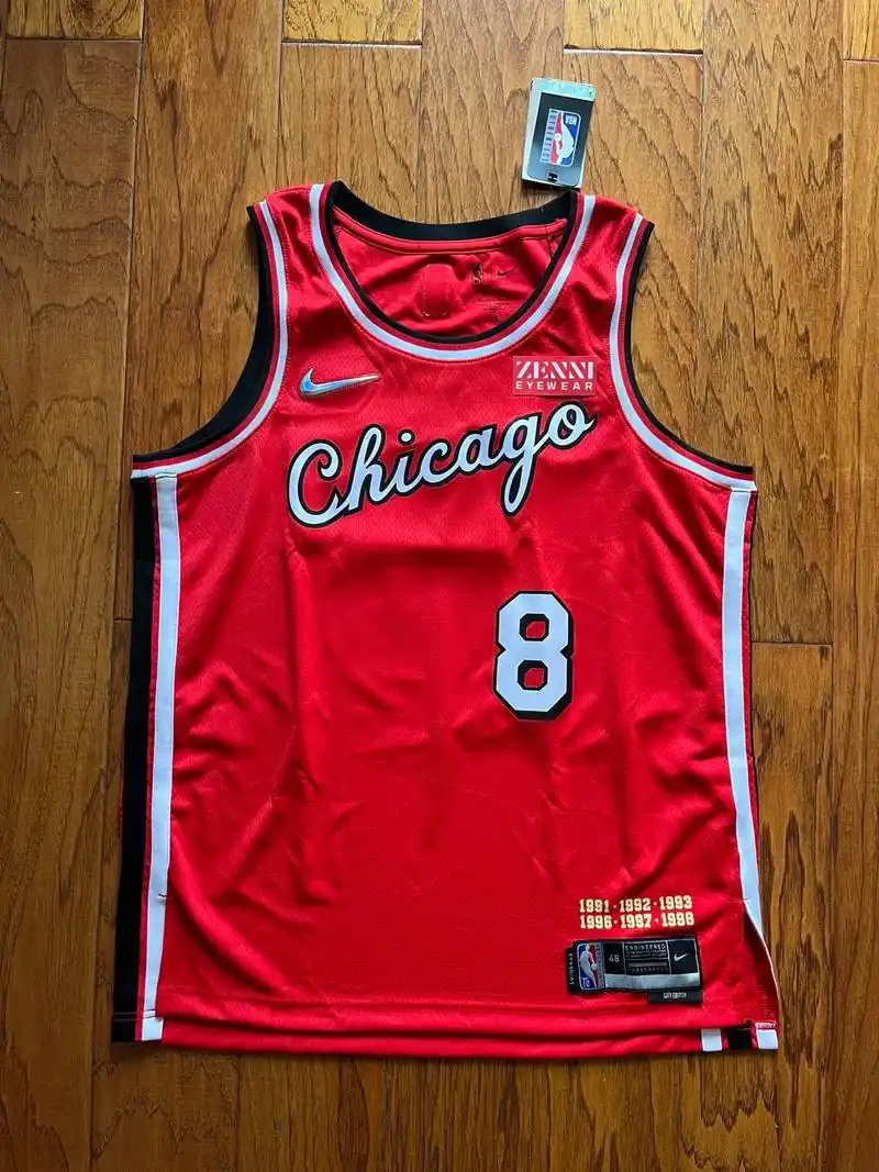 芝加哥公牛扎克拉文球衣