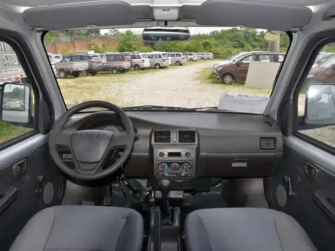 上汽通用五菱 五菱荣光小卡 2021款 1.5l基本型双排l3c