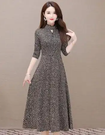 微茵芙连衣裙女冬季新款长款连衣裙2021秋季新款赫本风时髦中年妈妈