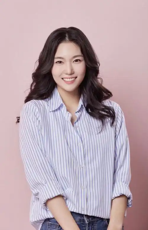 韩国29岁女演员朴秀莲从楼梯坠亡 母亲发声:女儿善良 愿捐赠她的器官