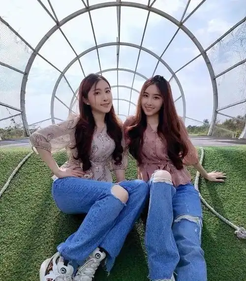 最美姐妹花绝代双骄般漂亮