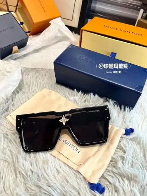 王鹤棣同款lv墨镜92 明明黑色也很好看!