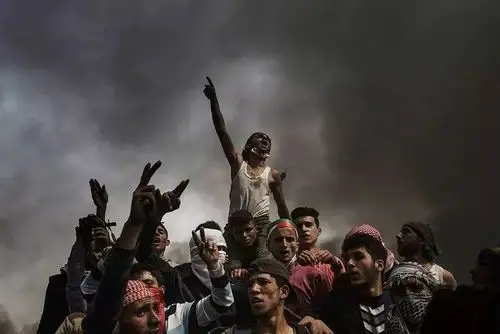 两名中国摄影师获奖,第76届 poyi 全球年度图片奖公布!