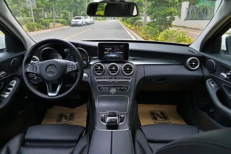 路试笔记奔驰c2004年车龄新c旅优雅美丽5折售