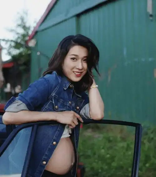 眼袋,胸下垂,胖成球,这些"不体面"的怀孕女星,才是人间真实_身材_孙铱