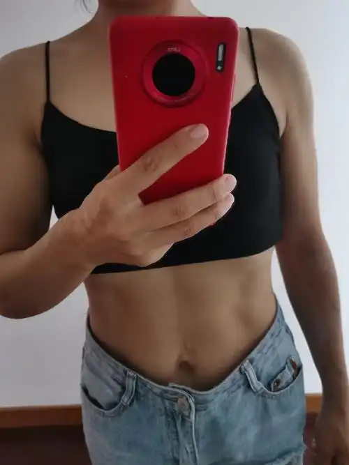 很多人问,每天怼腹一次,为什么也练不出来腹肌_keep