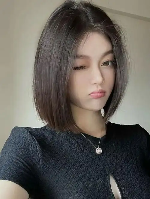 中分"一刀齐"_短发发型_发型轻话题