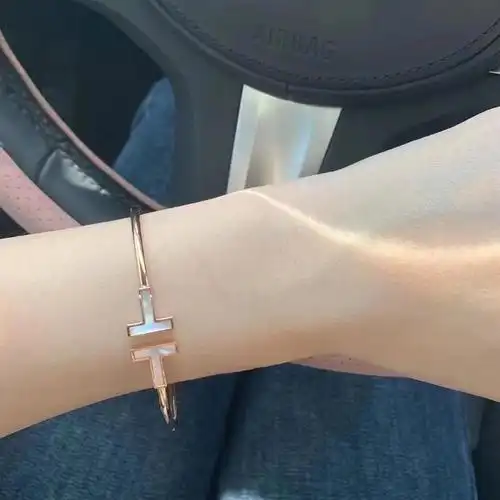 tiffany蒂芙尼手镯t系列18k玫瑰金珍珠贝母线圈手镯