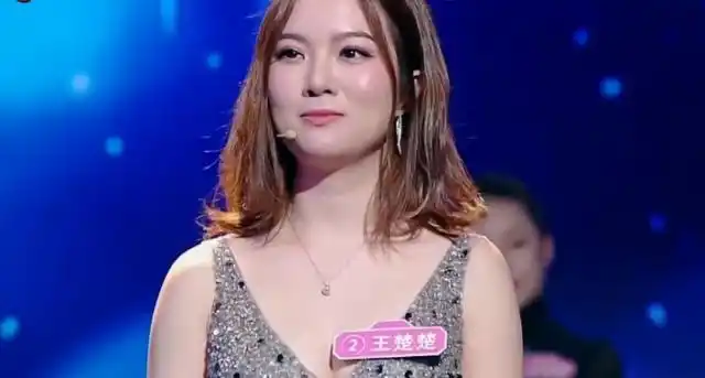 《新相亲大会》巴西小伙热舞嗨动全场,男嘉宾表白现场工作人员