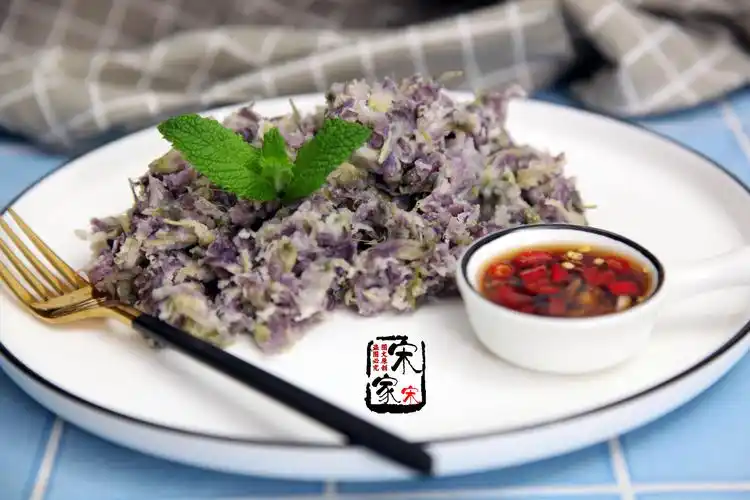 爱吃蒸菜,可以试试这花,清香又美味,可惜很多人不知能吃!_槐花