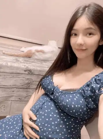 那么,辛咩咩的男友是谁呢?