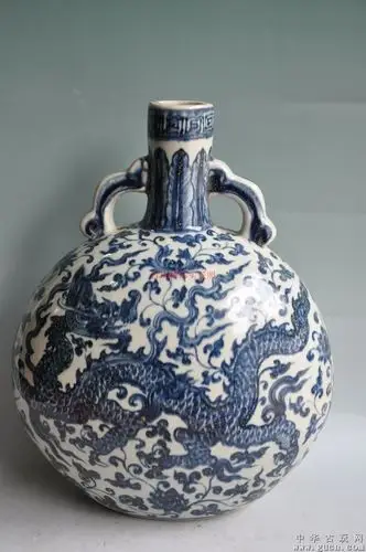 大明永乐年制青花盘龙双耳扁瓶