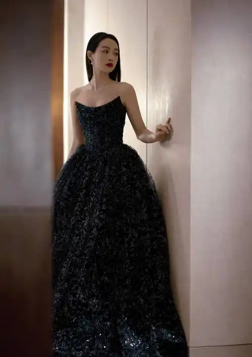 造型汇总,赵丽颖甜美时尚无缝切换,宋茜变暗夜公主_身材_礼服_纱裙