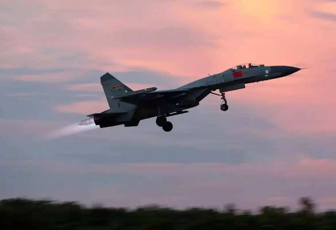 给大家献上几张国产战机开加力的精美照片,这就是中国军工的工业之美!