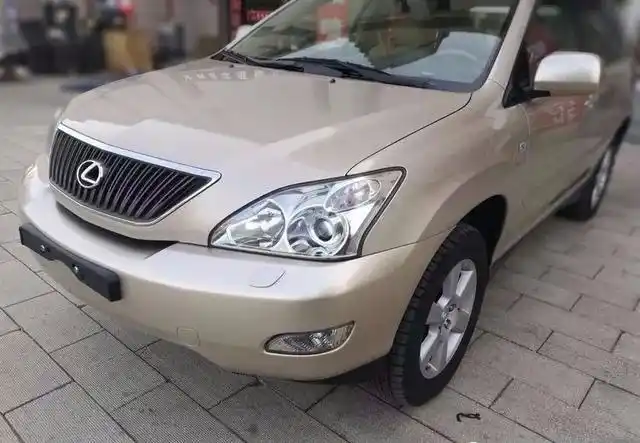 玩车日记:一辆04年的雷克萨斯rx300,原版的音响可以换辆汽车!