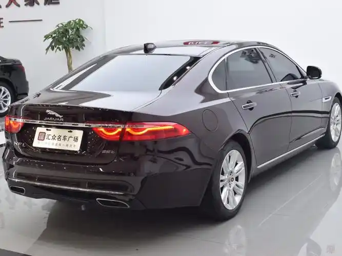 捷豹xfl 2018款 xfl 2.0t 250ps 豪华版图片