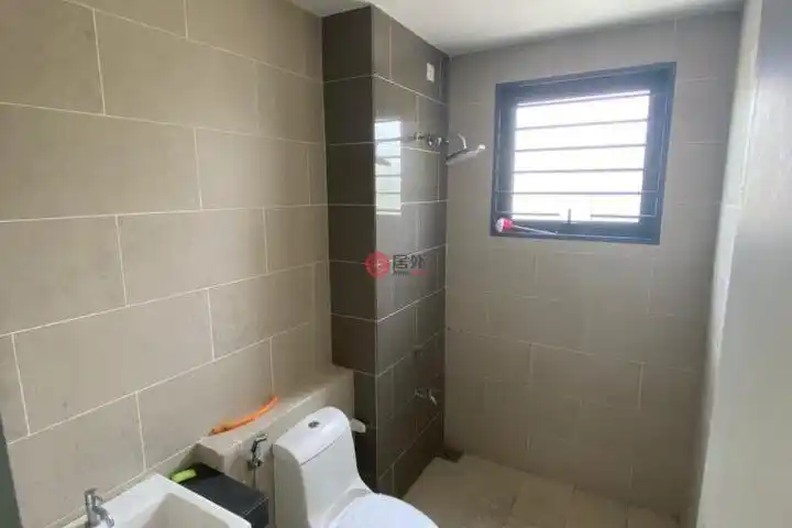 马来西亚莎阿南5卧4卫的公寓