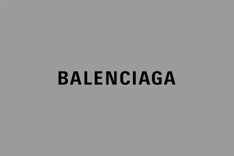 听说balenciaga 换了新 logo,不过这改动方式令人困惑