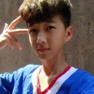 男生头像剪刀手高清可爱的青年男生头像剪刀手图片