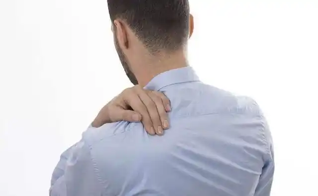 正常背痛与肺癌引起的背痛两者有何区别务必要辨别清楚