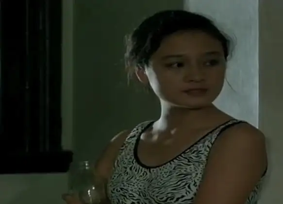 最惨中戏校花"一脱成名",男友吸毒跳楼,儿子被丈夫怀疑非亲生_伍宇娟