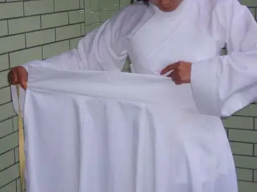 美女教你穿孝衣