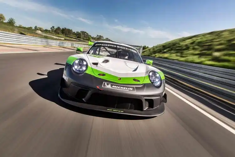 多图详解保时捷911gt3rs赛车版